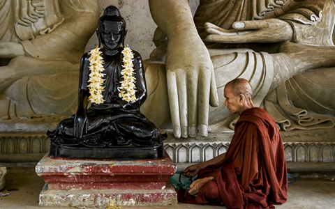 5 days Tibetan Hermitage and Yamdrok Lake Meditation Tour